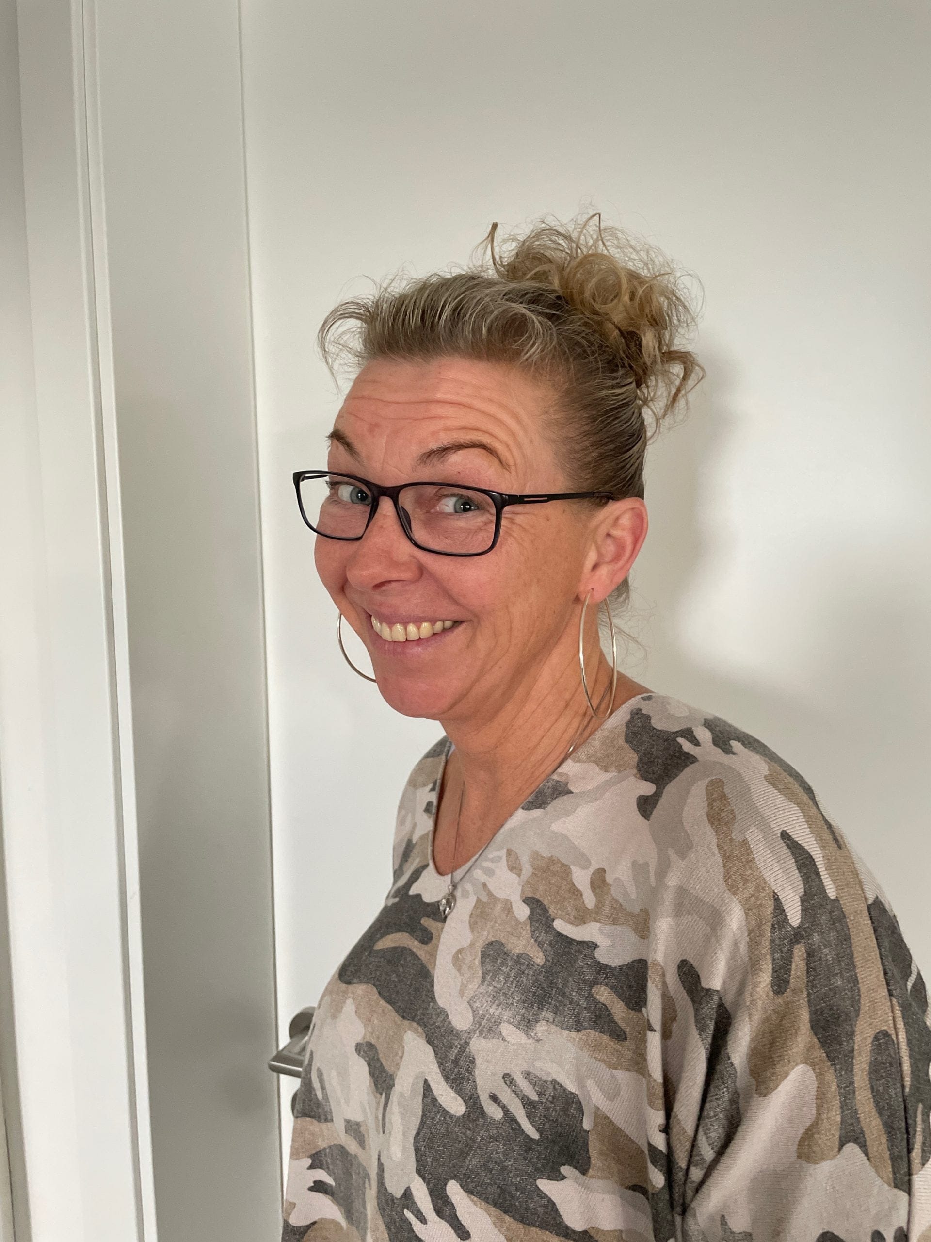 Über uns - IMG 4053 scaled 1 Kerstin von brixis – baut gebrauchte LEGO Minifiguren wieder zusammen