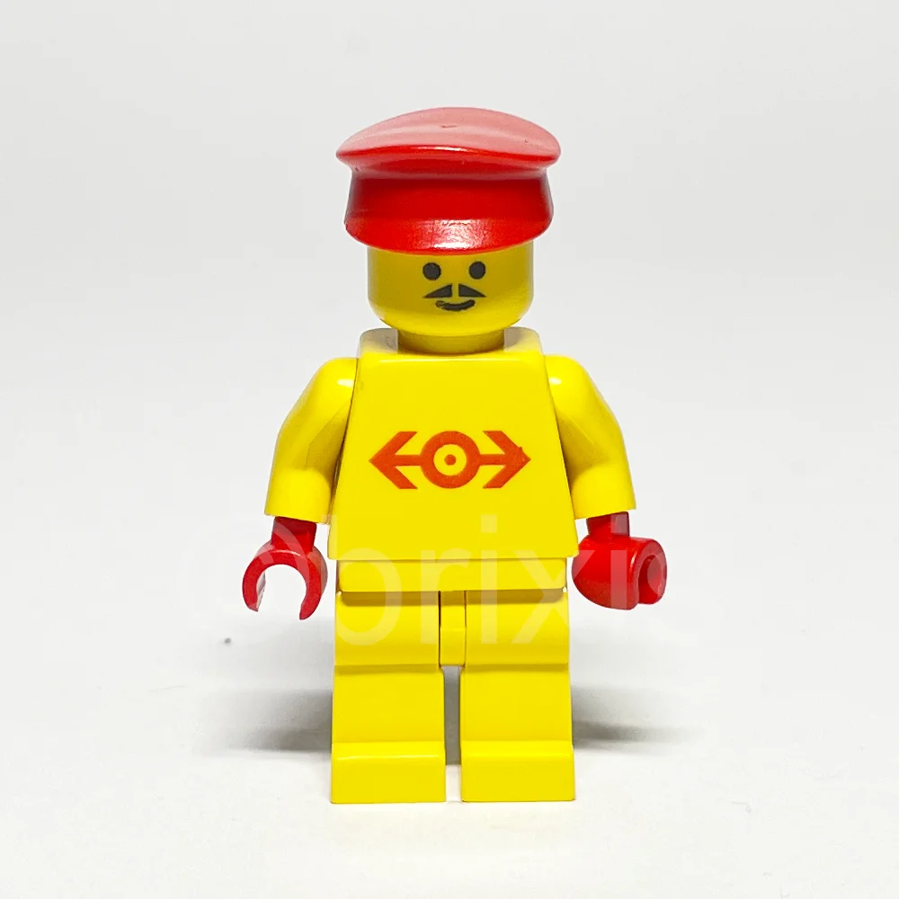 LEGO Train Minifigur Station Master (TRN102) gebraucht - LEGO Train Super Station Master Minifigur TRN102 LEGO Train Minifigur Super Station Master (TRN102) – Vorderansicht